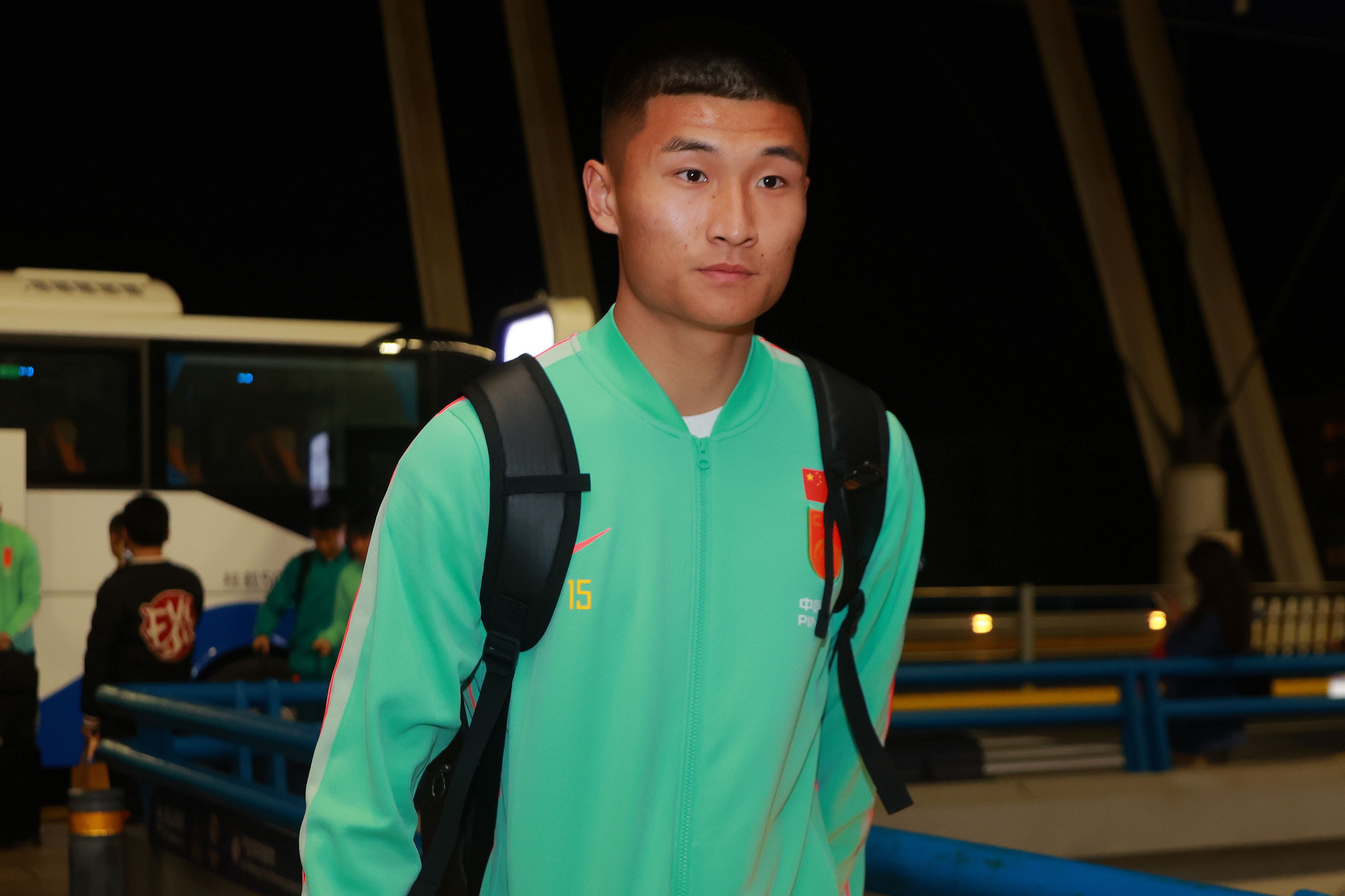 4年等待获首发,黄嘉辉友谊赛对战新加坡